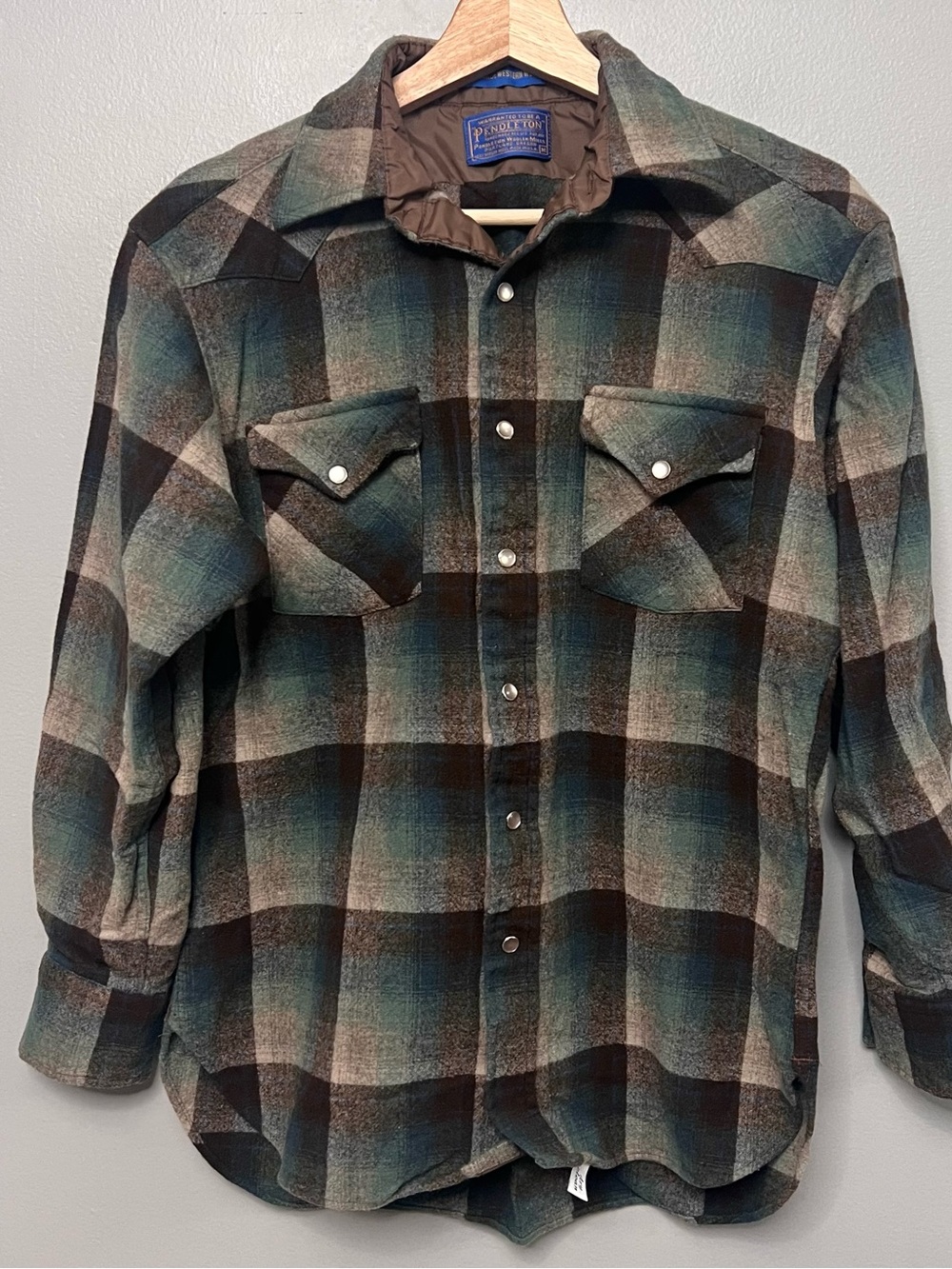 VTG Pendleton High Grade Western Wear Wool Shirt Medium Pearl Snap Plaid USA